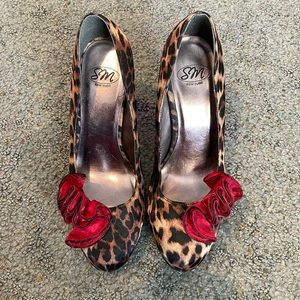 Steve Madden cheetah print heels size 7 1/2